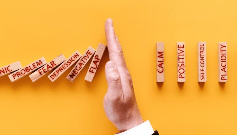 2023 में टेंशन और डिप्रेशन से बचना है, तो पर्सनल और प्रोफेशनल लाइफ में याद रखें भगवद गीता के ये सबक