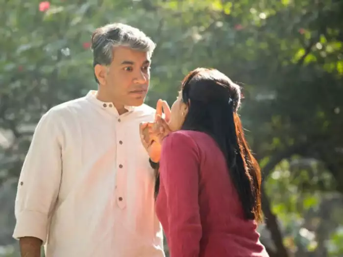 माझी कहाणी : मी कमी कमावते म्हणून बायको रोज टोमणे मारते, मला जगणं नको झालंय, मी काय करु ?